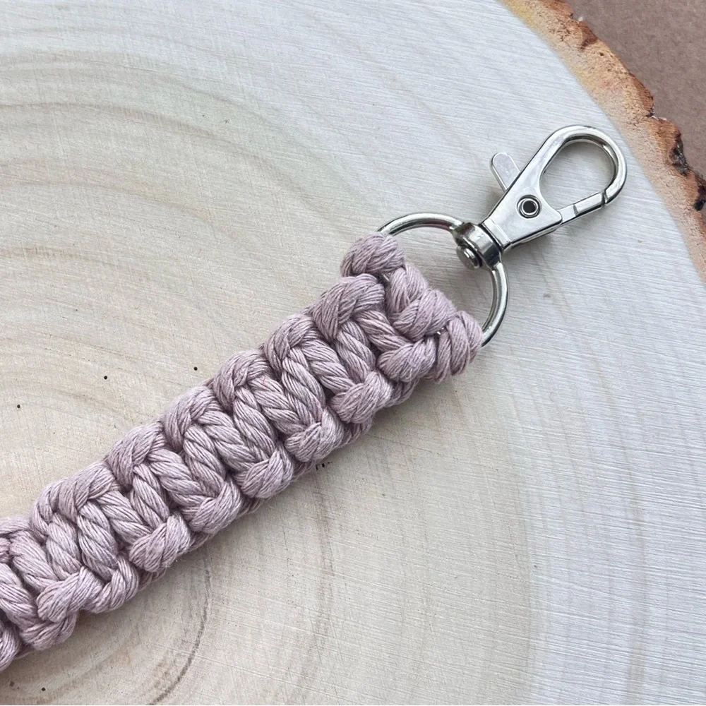 Boho Macramé Pink Gray Keychain